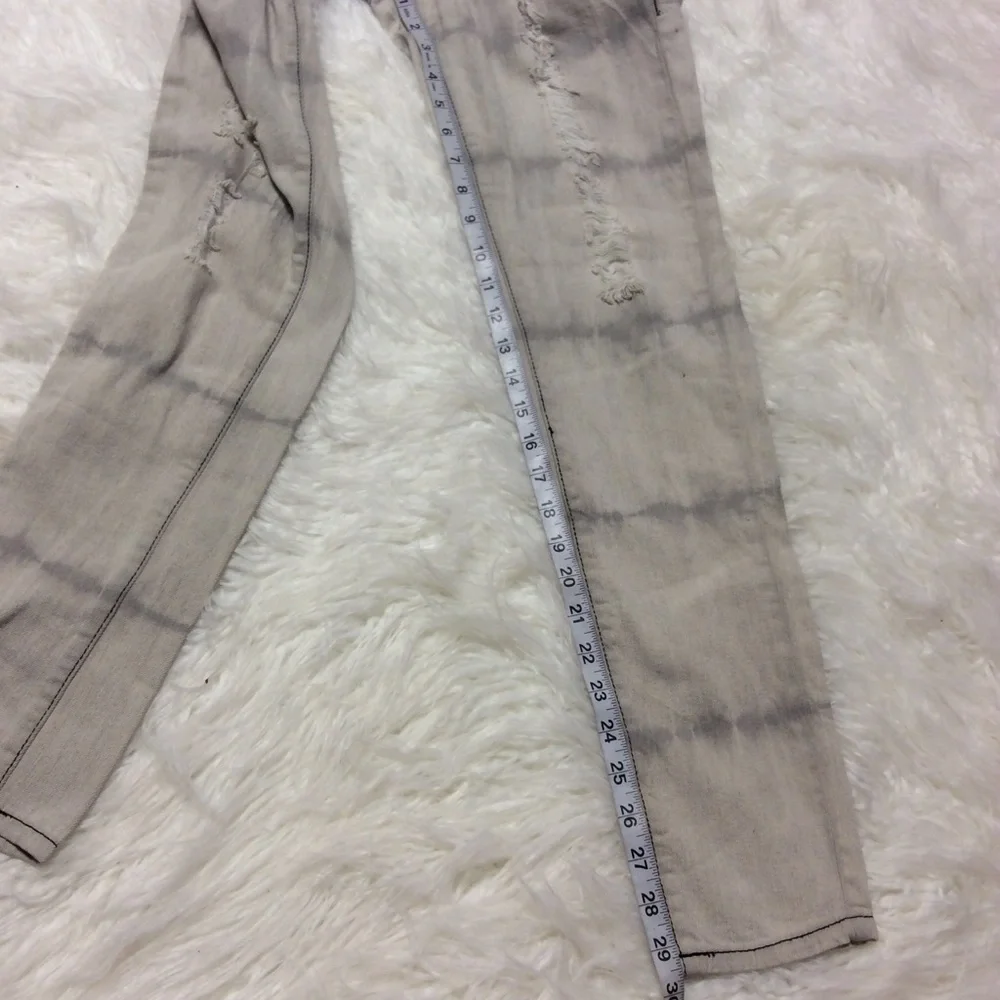 H BRAND DESTROYED GRAY WASH SKINNY JEANS